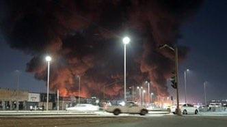 Video - Massive Fire Breaks Out at the Fireworks Market in Jeddah