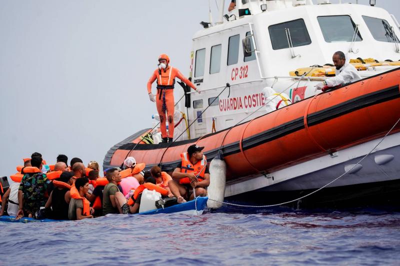Italy Sends Ships to Rescue 1,300 Migrants