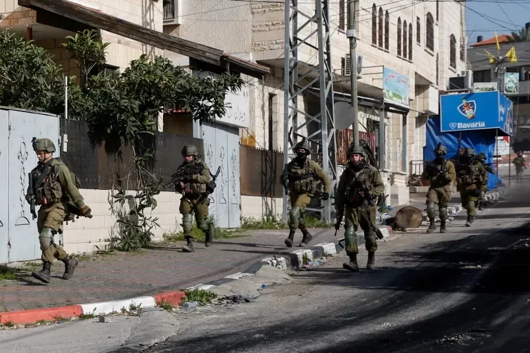 Israeli Forces Arrest Armed Suspect in Jenin