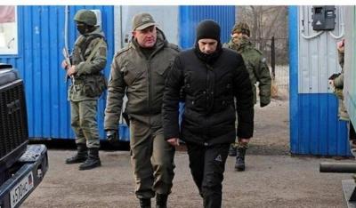 Prisoner Exchange: 45 Ukrainian Fighters for 3 Russian Pilots