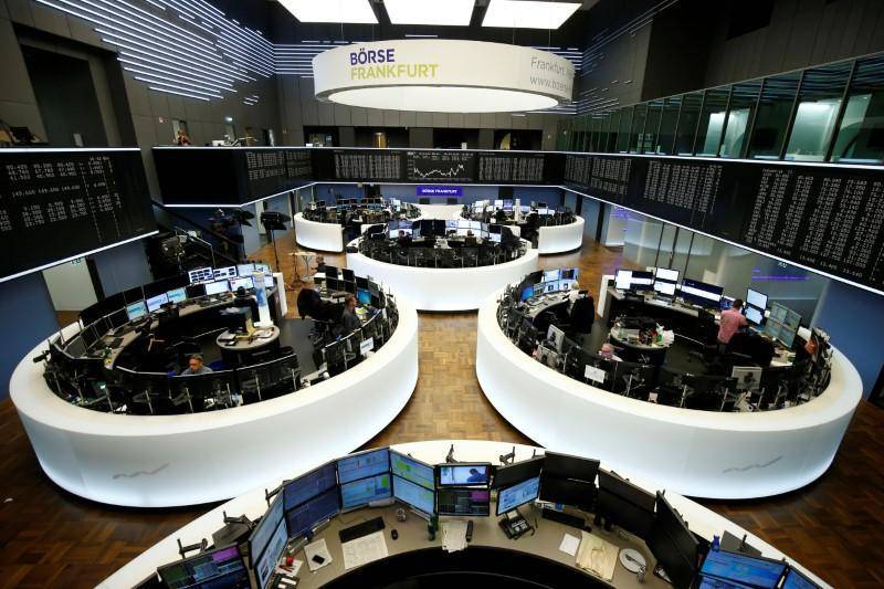European Stocks Close Lower