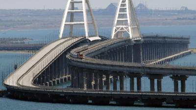 Traffic Resumes on Crimea Bridge After Brief Halt
