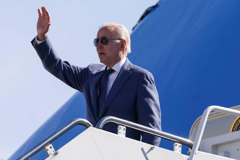 Biden Arrives in Northern Ireland