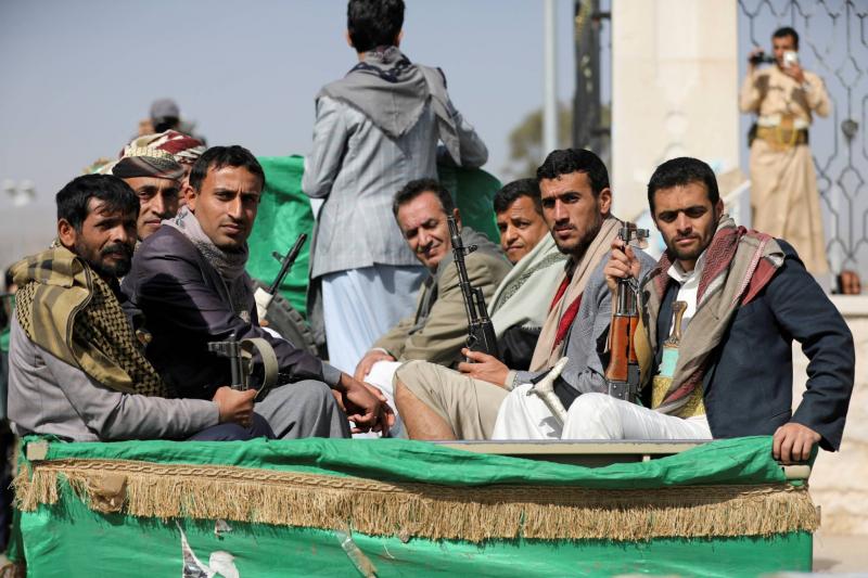 Houthi Official: Yemen Welcomes 13 Prisoners After Saudi Release Ahead of Broader Exchange