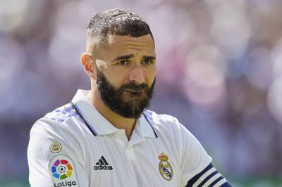 Benzema and His Tense Relationship with the Coach of the "Blues"