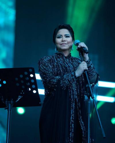 How Sherine Abdel Wahab Greeted Her Fans