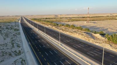 Girl Forgotten by Family on a Road in Saudi Arabia