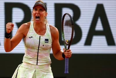 Beatriz Haddad Maia Advances to Fourth Round at Wimbledon for the First Time in Her Career