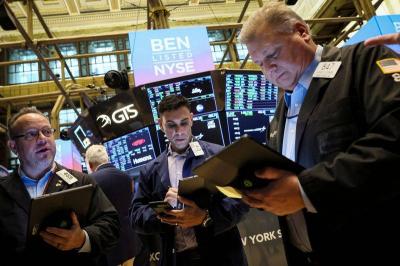 Wall Street Opens Lower