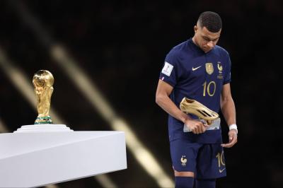 Mbappé Parts Ways with Paris Saint-Germain After 2024