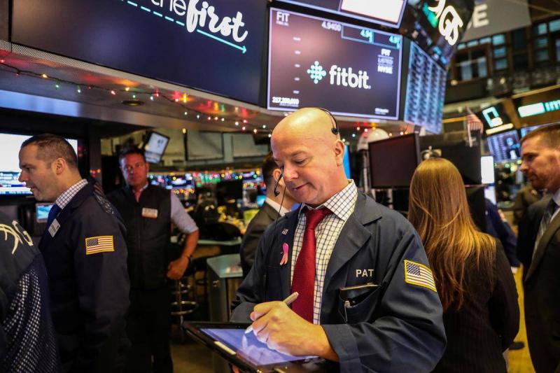 Wall Street Opens Lower Affected by U.S. Debt Ceiling Crisis