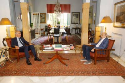 Jumblatt Discussed the Situation in Lebanon and the Region with Magro