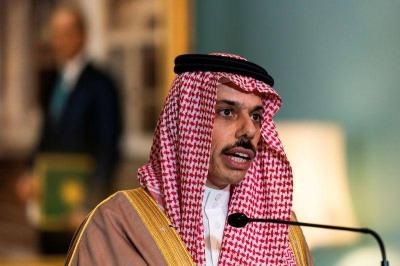 Saudi Foreign Minister Contacts Burhan and Hemetti