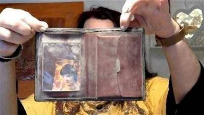 Title: A Woman Reclaims Her Wallet Lost Over 40 Years Ago!