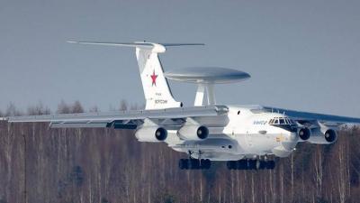 Why Are the Windows of the Russian "Flying Radar" Cockpit Coated with Gold?