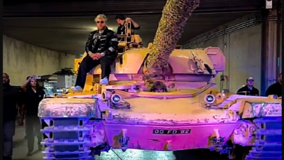 Video - Jake Paul Arrives at His Fight Against Diaz on a Tank