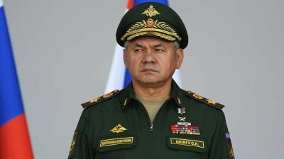 Russian Defense Minister Awards Medals to Soldiers
