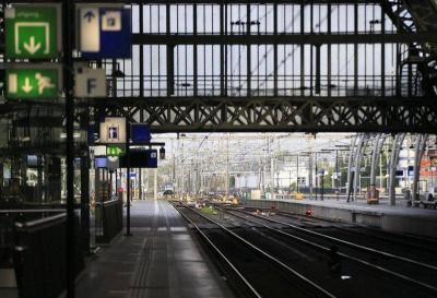 Strong Winds Disrupt Air Travel and Rail Traffic in the Netherlands