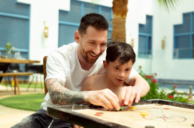 Messi Teaches His Son "Kirem" in Saudi Arabia