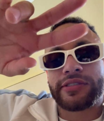 Neymar on His Way to Saudi Arabia in a Video