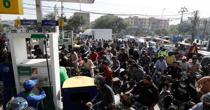Increase in Smuggling Rate of Iranian Fuel to Pakistan