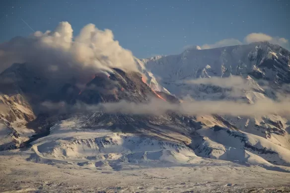 Eruption of Volcano in Eastern Russia Threatens Air Travel