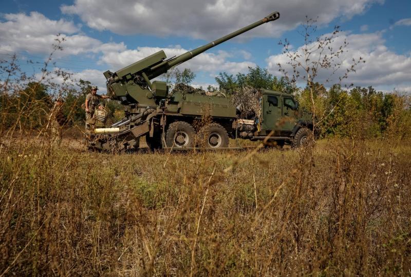 Title: Explosions Heard at Government Headquarters in Donetsk