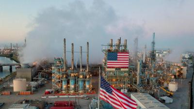 Oil Stabilizes as Investors Assess Supply and Demand Drivers