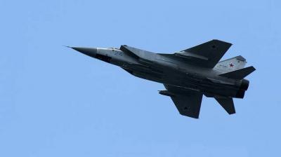 Title: Russian Fighter Intercepts American Aircraft Over the Barents Sea