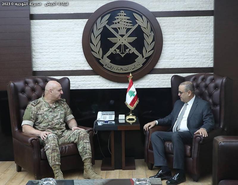 Army Commander Discusses Syrian Displacement with Beissari