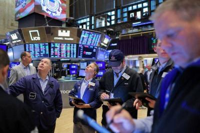 Wall Street Continues to Decline