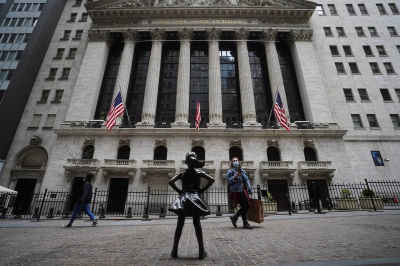 Wall Street Opens Higher