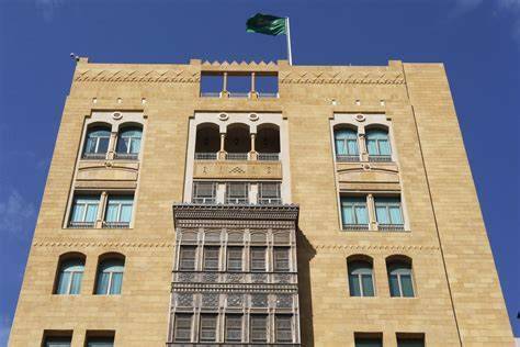 Saudi Embassy Evacuates Diplomatic Staff Families via Beirut Airport