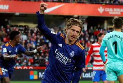 Title: "Real Madrid Announces Contract Extension for Modric"