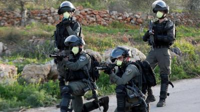 Israeli Forces Arrest a Young Man in the Old City of Hebron After Mistreatment