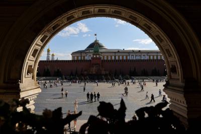 Russian Court Decides to Detain American on Espionage Charges