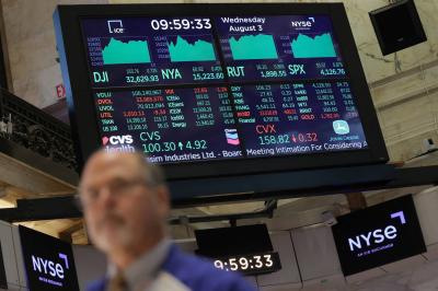U.S. Stocks Open Higher as Bank Shares Rebound