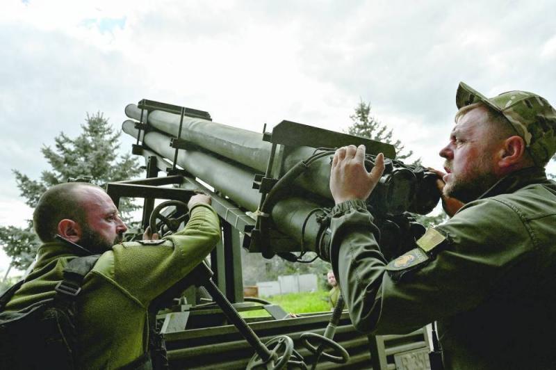 Title: Ukraine Announces Advance Near Bakhmut