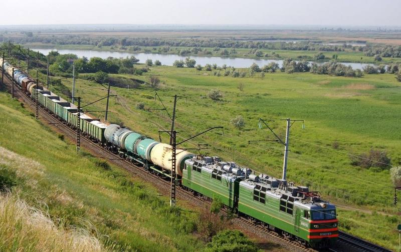 Freight Train Derails Near the Russian-Ukrainian Border