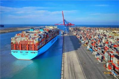 Title: Salvaging Ship After Grounding in Suez Canal