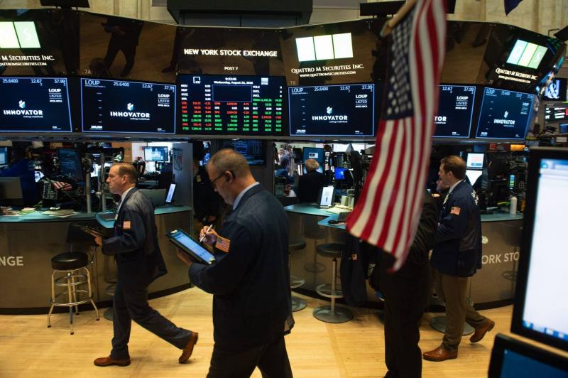 U.S. Stocks Close Lower Amid Decline in Tech Shares
