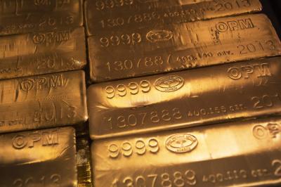 Gold Extends Gains Amid US Data Support for Slower Rate Hike Bets
