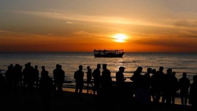 Israeli Boats Attack Palestinian Fishermen’s Vessels in Gaza Sea, Khan Younis, and Rafah