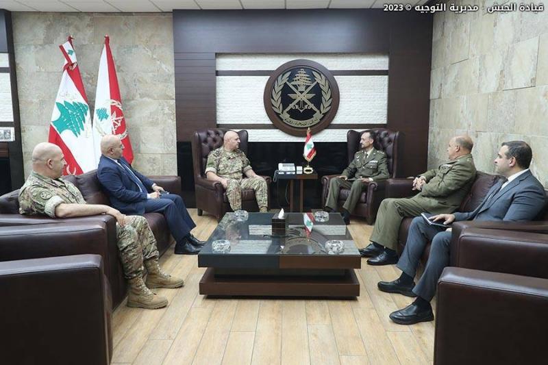General Aoun Meets Spanish Military Attaché