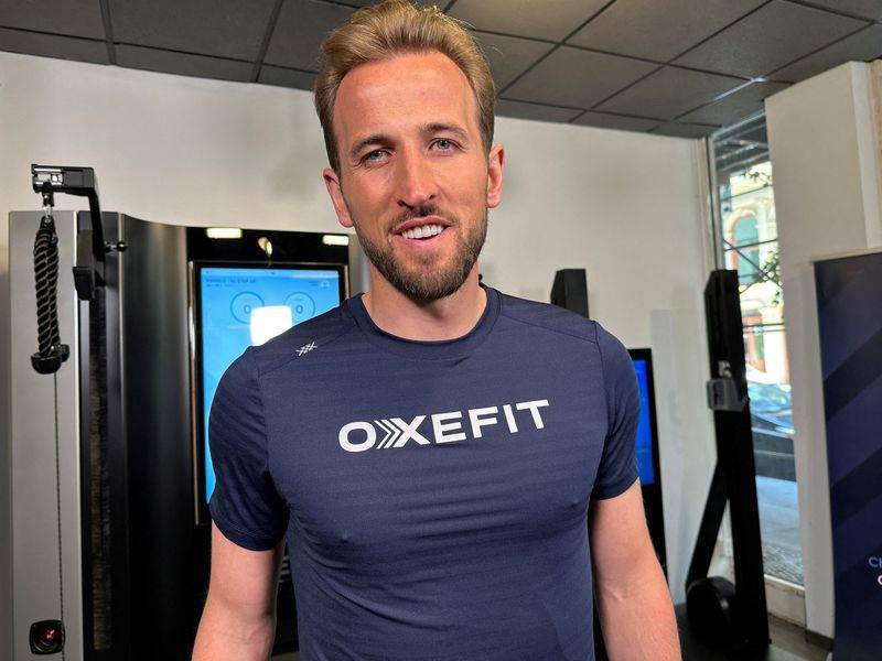 Kane Wishes Success for Former Coach Pochettino with Chelsea