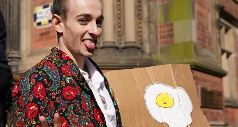 Britain Condemns Student Who Threw Five Eggs at King Charles