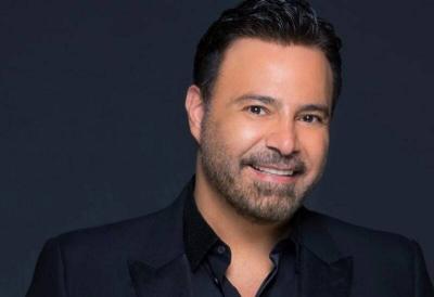Assi El Hallani Promises to Perform at a Little Girl's Wedding