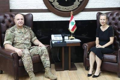 Army Commander Meets UNRWA Director in Lebanon