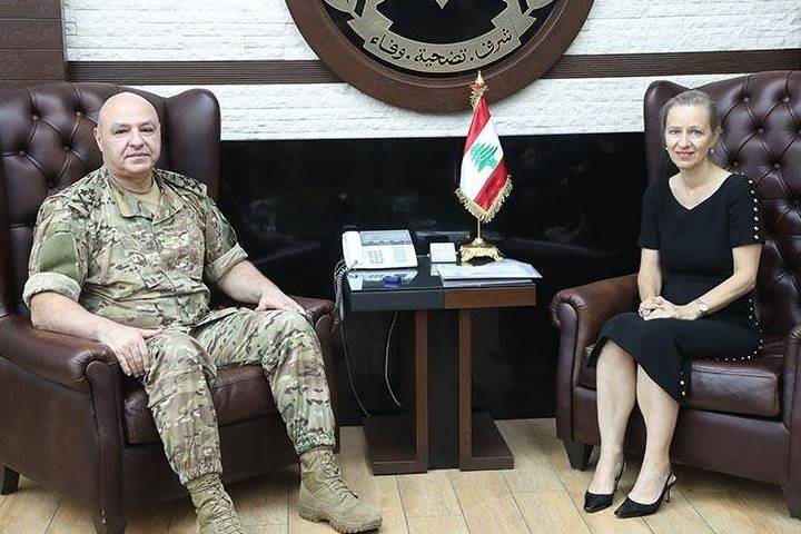 Army Commander Meets UNRWA Director in Lebanon