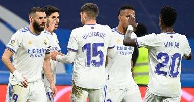 بالفيديو.. ريال مدريد يعزز الصدارة بثلاثية في مرمى ألافيس